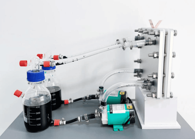 Baterie de flux redox de vanadiu la scară de laborator (3W/20W/100W)